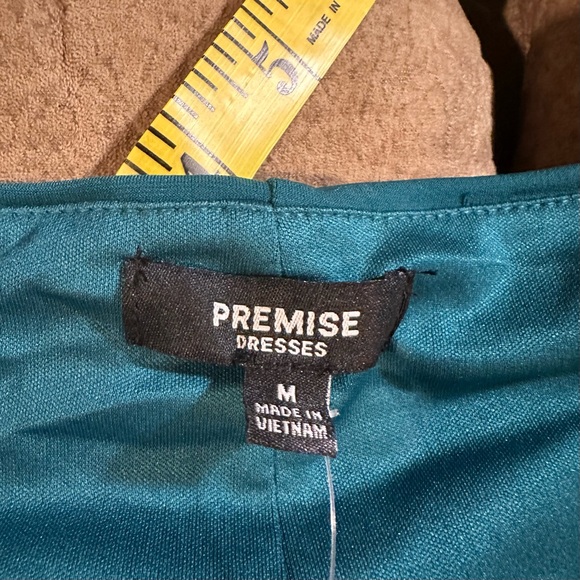 Premise Dress - Picture 5 of 6